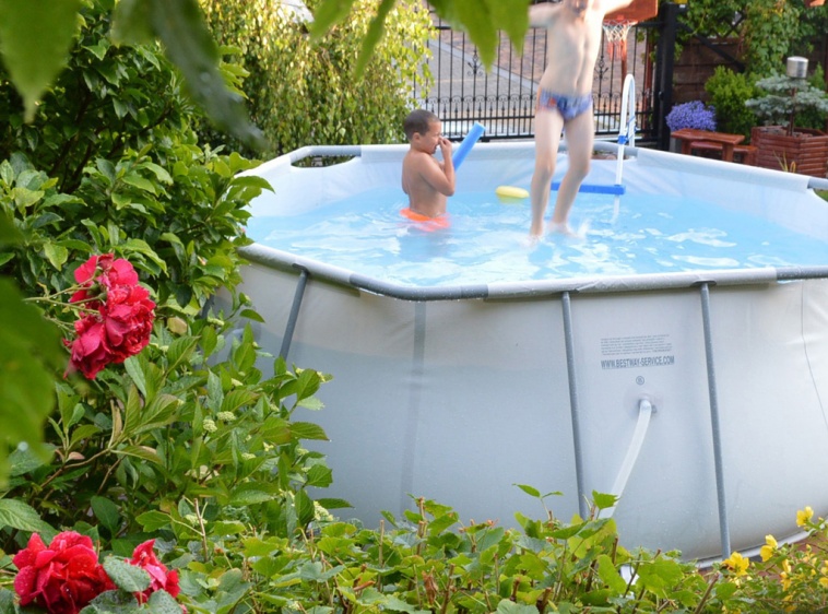 Willa Luna Basen i trampolina?v=1.0